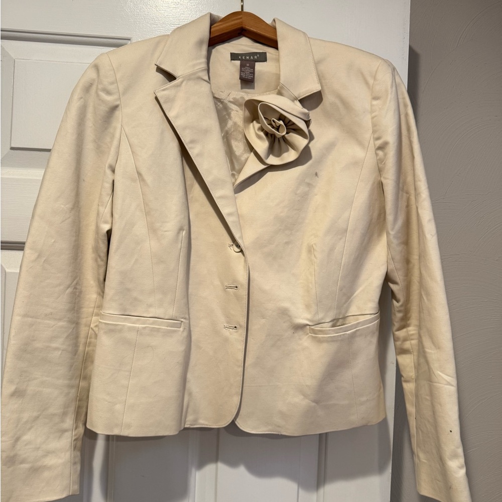 Kenar Cream Women's Blazer with Floral Accent